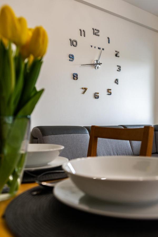 Apartament 66 Zator Bagian luar foto